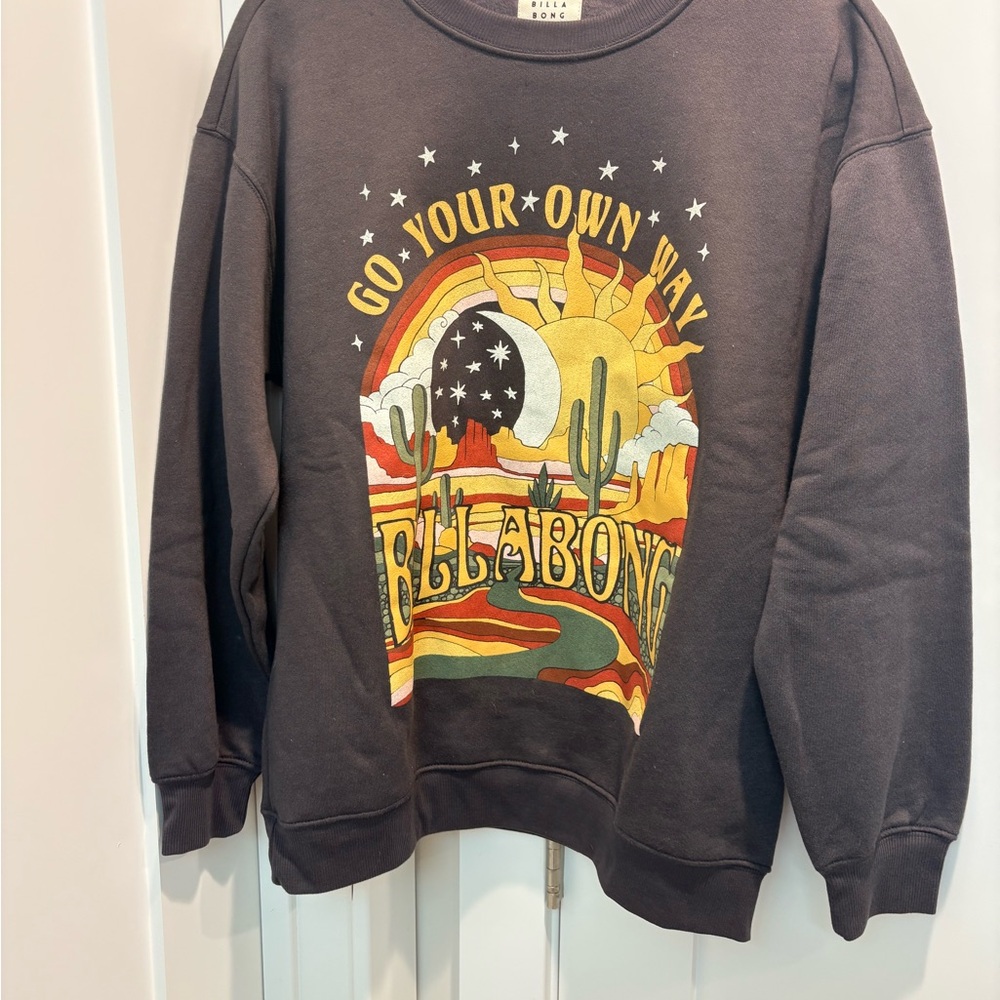 Billabong women’s Black and Multicolor Graphic Crewneck Sweater - never worn